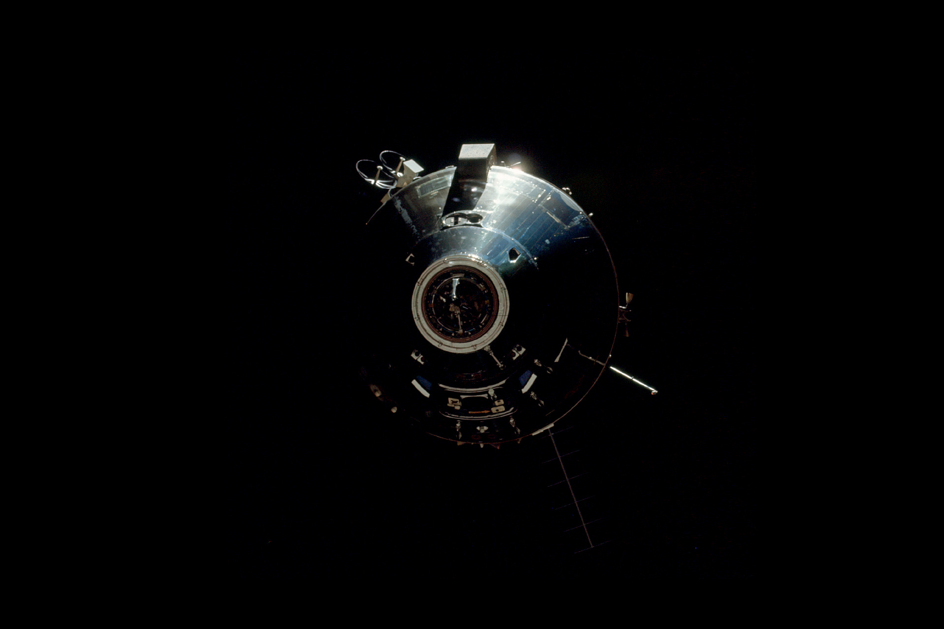 sotm-command-module-1920x1280 sotm-command-module-1920x1280